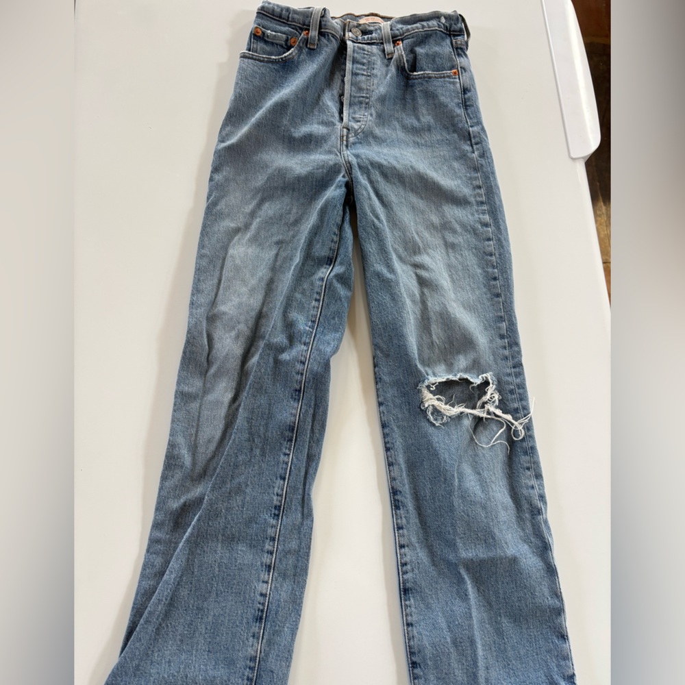 Levi's Women's Ribcage Straight Jeans -26 - Picture 2 of 5